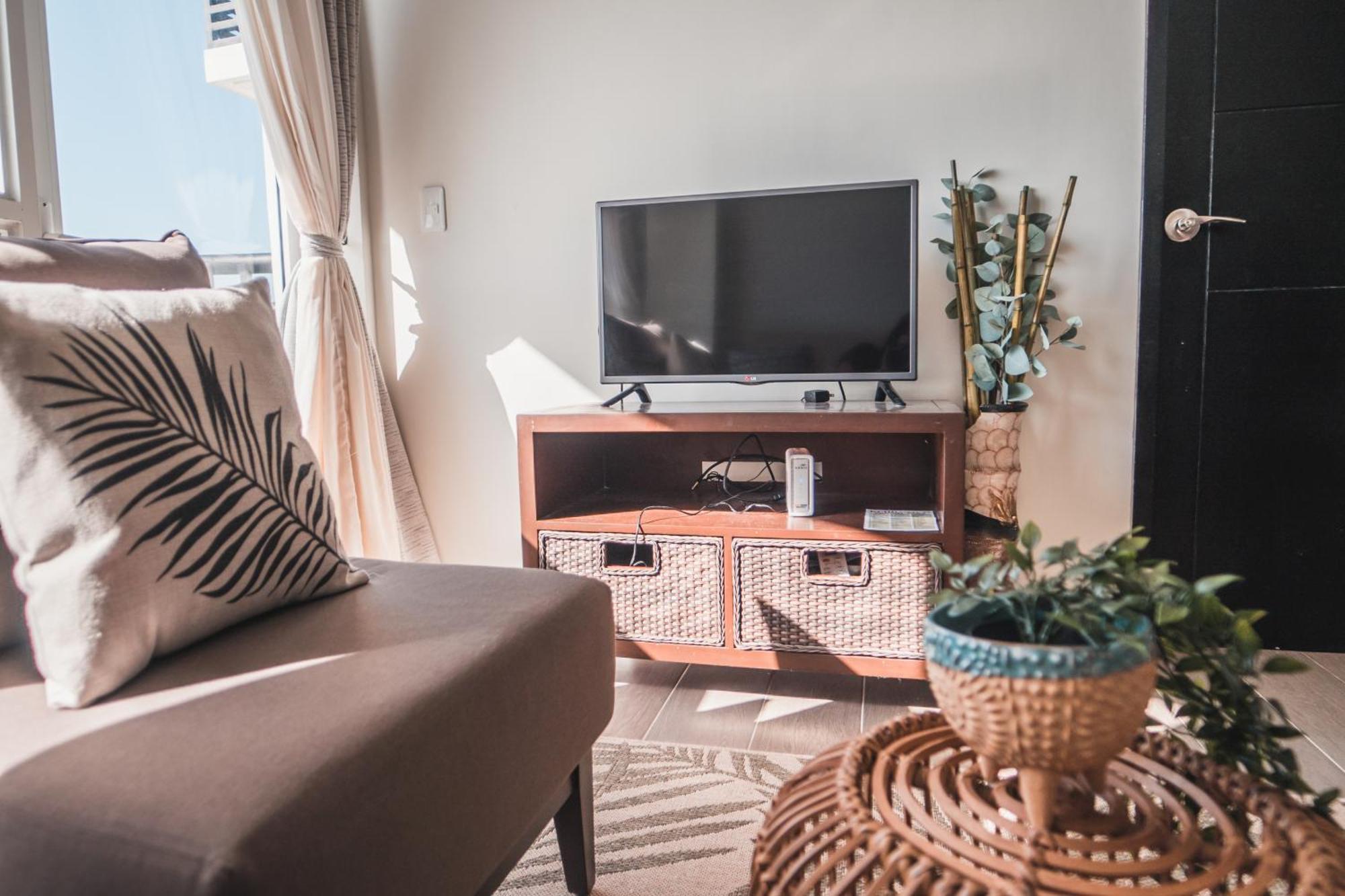 Modern Tropical Luxe Apartment - Boracay Newcoast Yapak Exterior photo